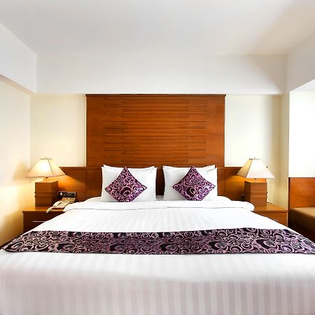 Bally Suite Sukhumvit Бангкок Екстер'єр фото
