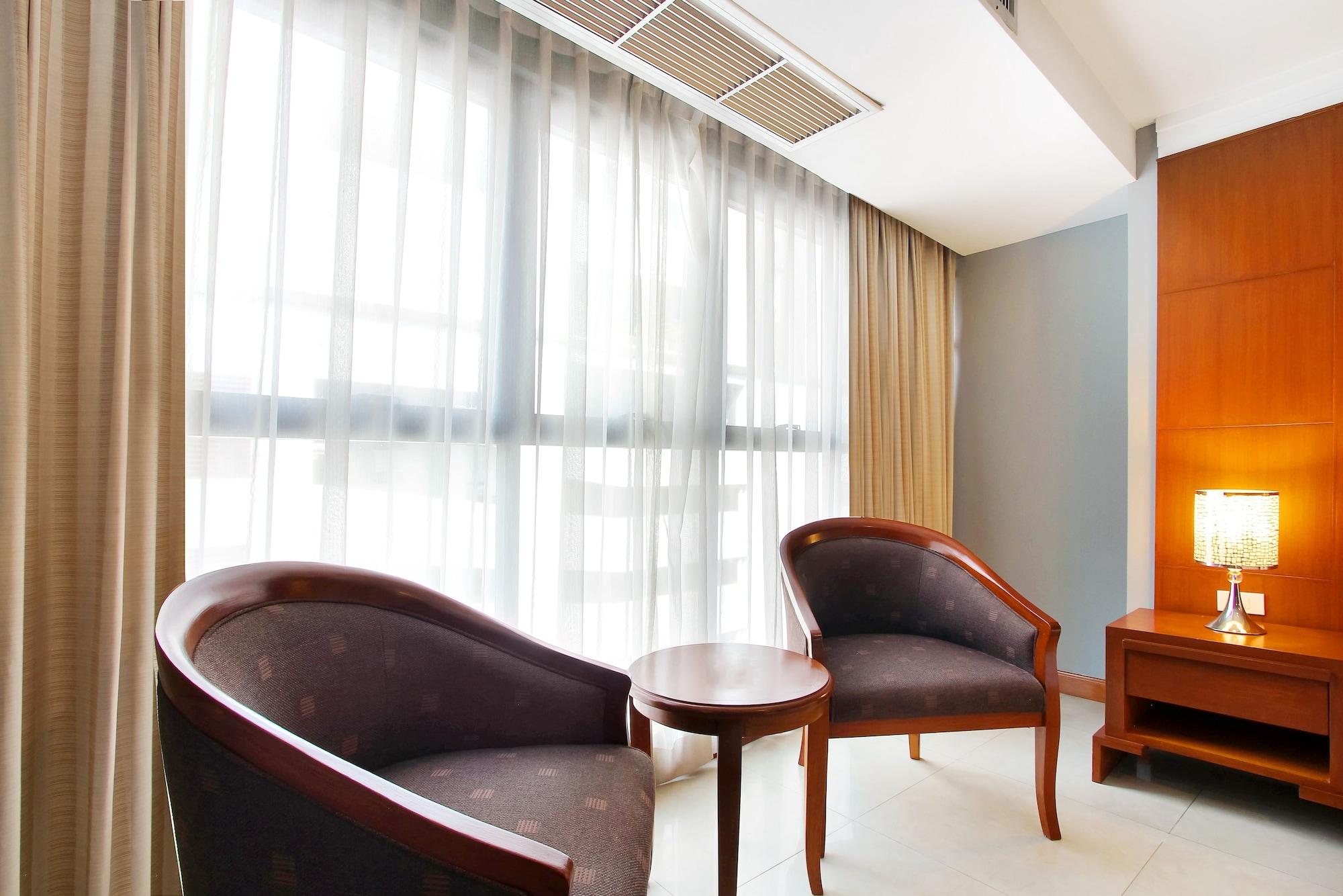 Bally Suite Sukhumvit Бангкок Екстер'єр фото