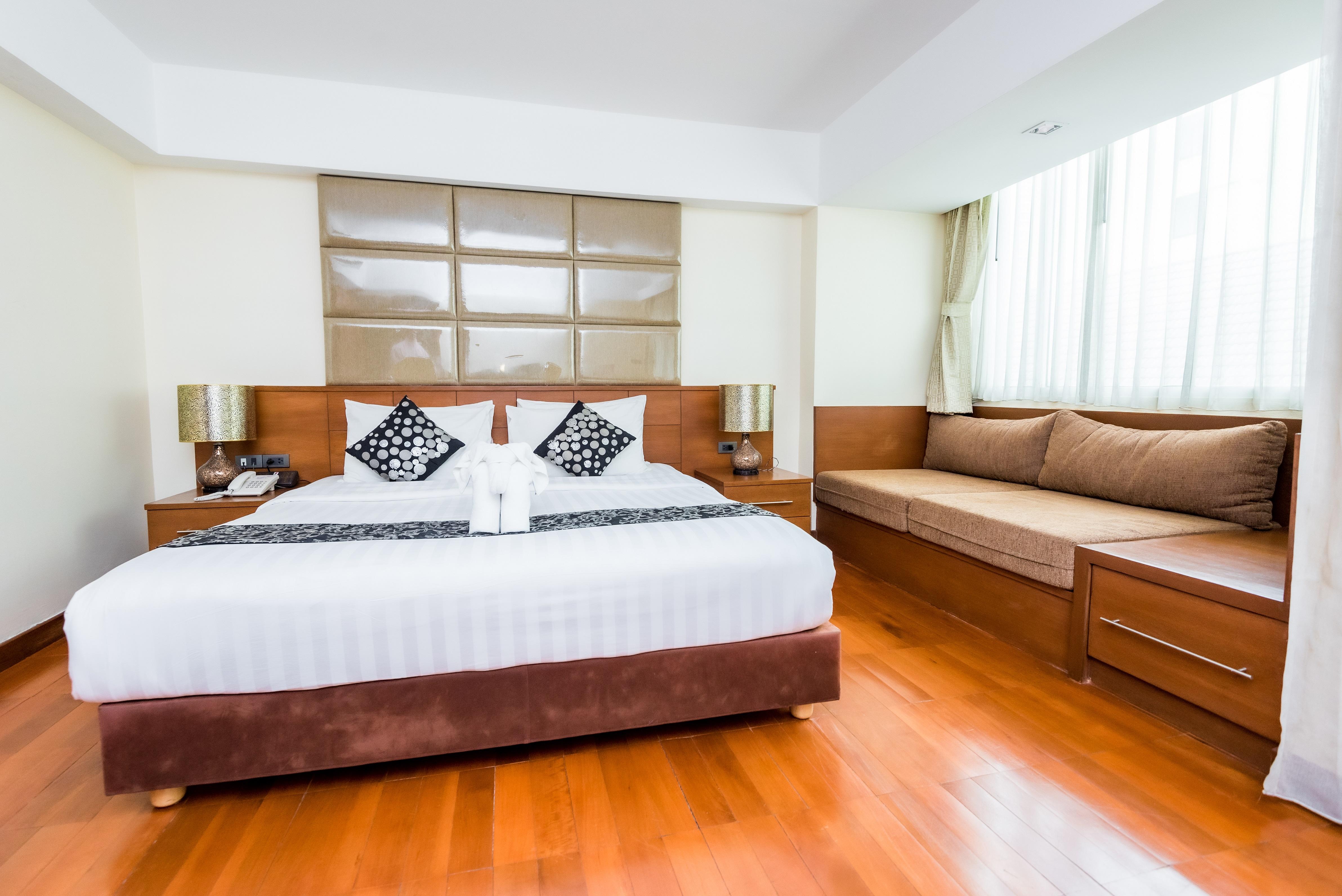 Bally Suite Sukhumvit Бангкок Екстер'єр фото
