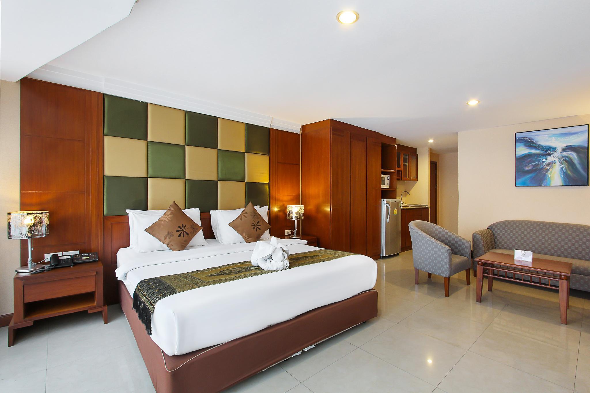 Bally Suite Sukhumvit Бангкок Екстер'єр фото