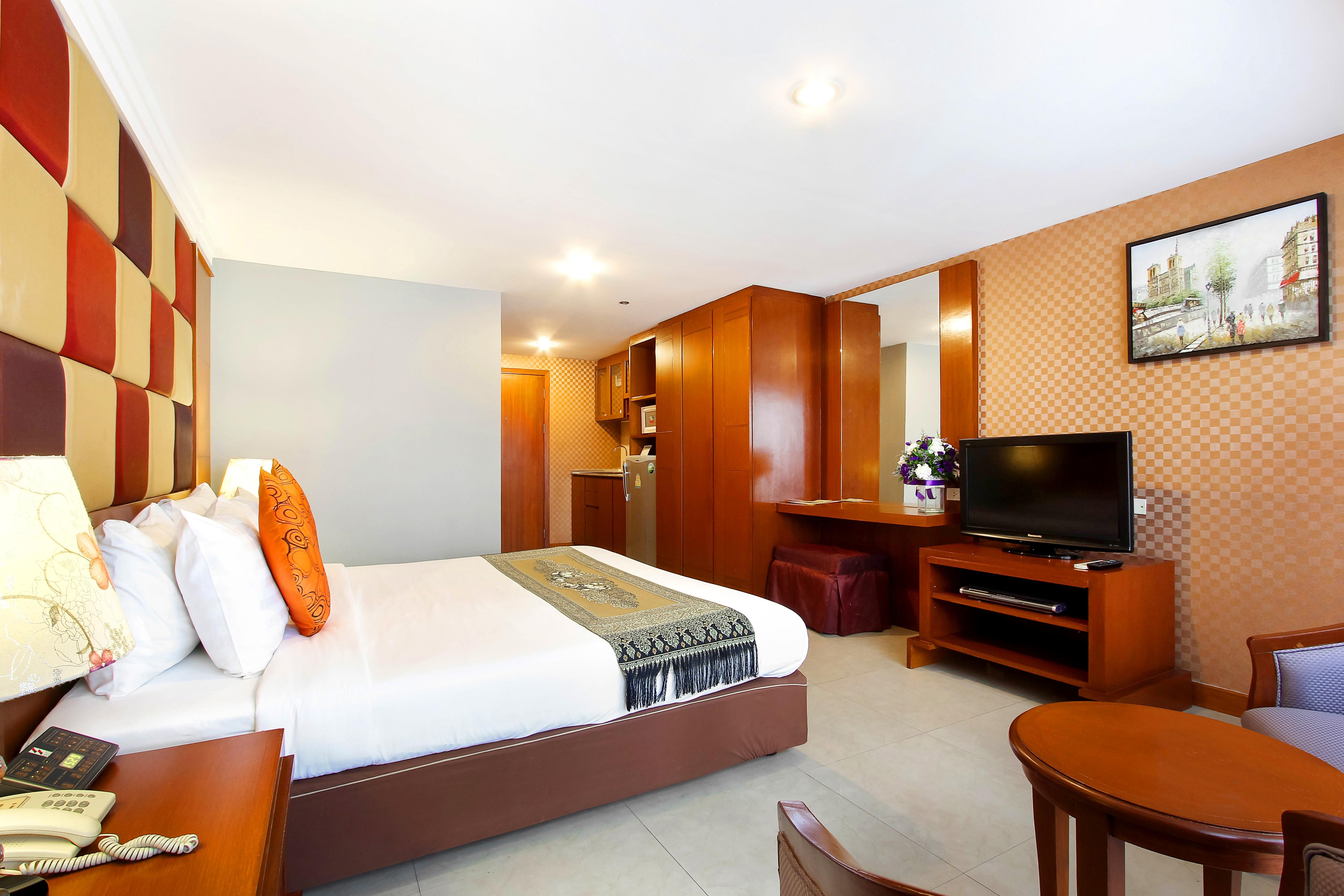 Bally Suite Sukhumvit Бангкок Екстер'єр фото