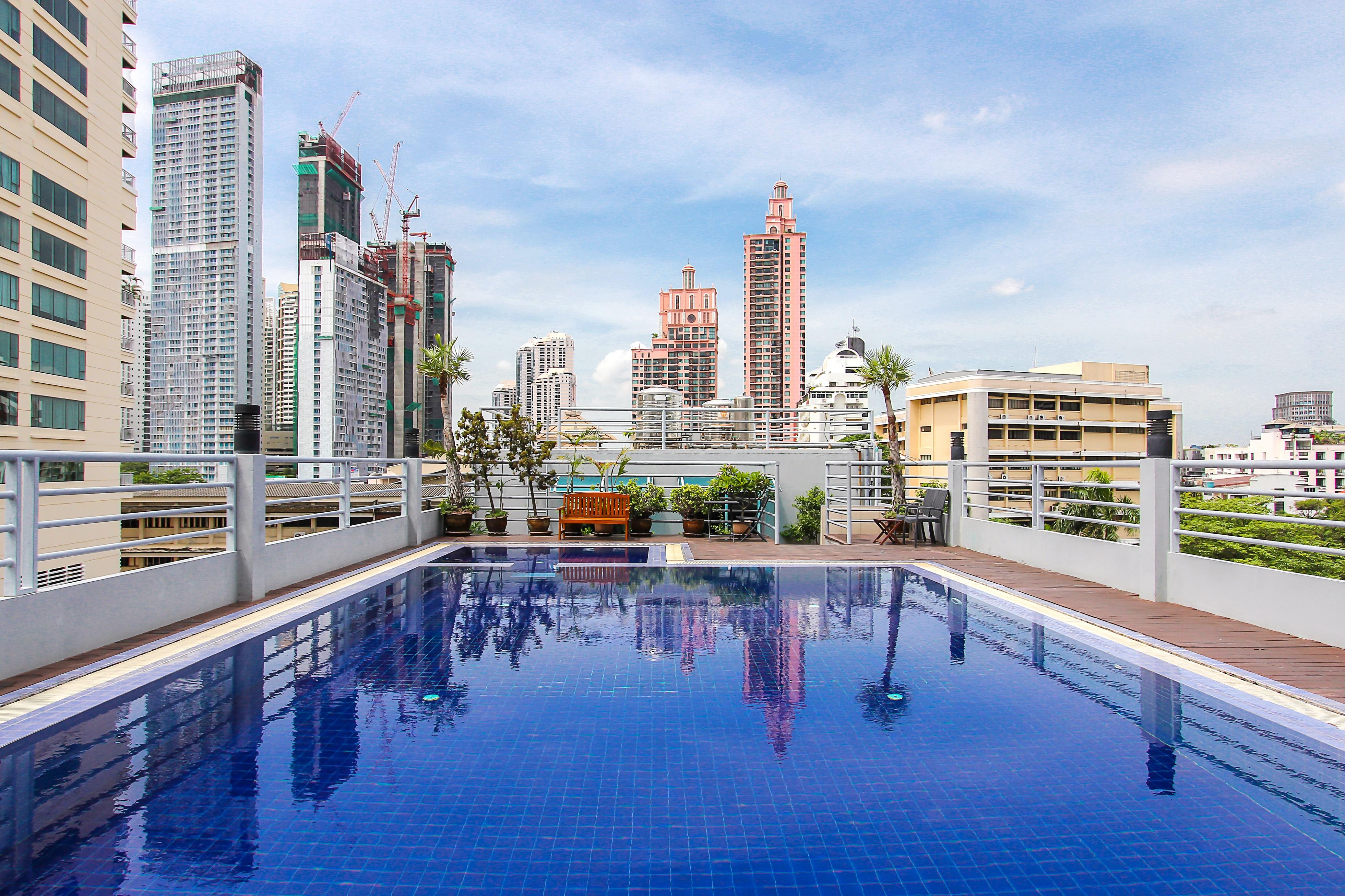 Bally Suite Sukhumvit Бангкок Екстер'єр фото