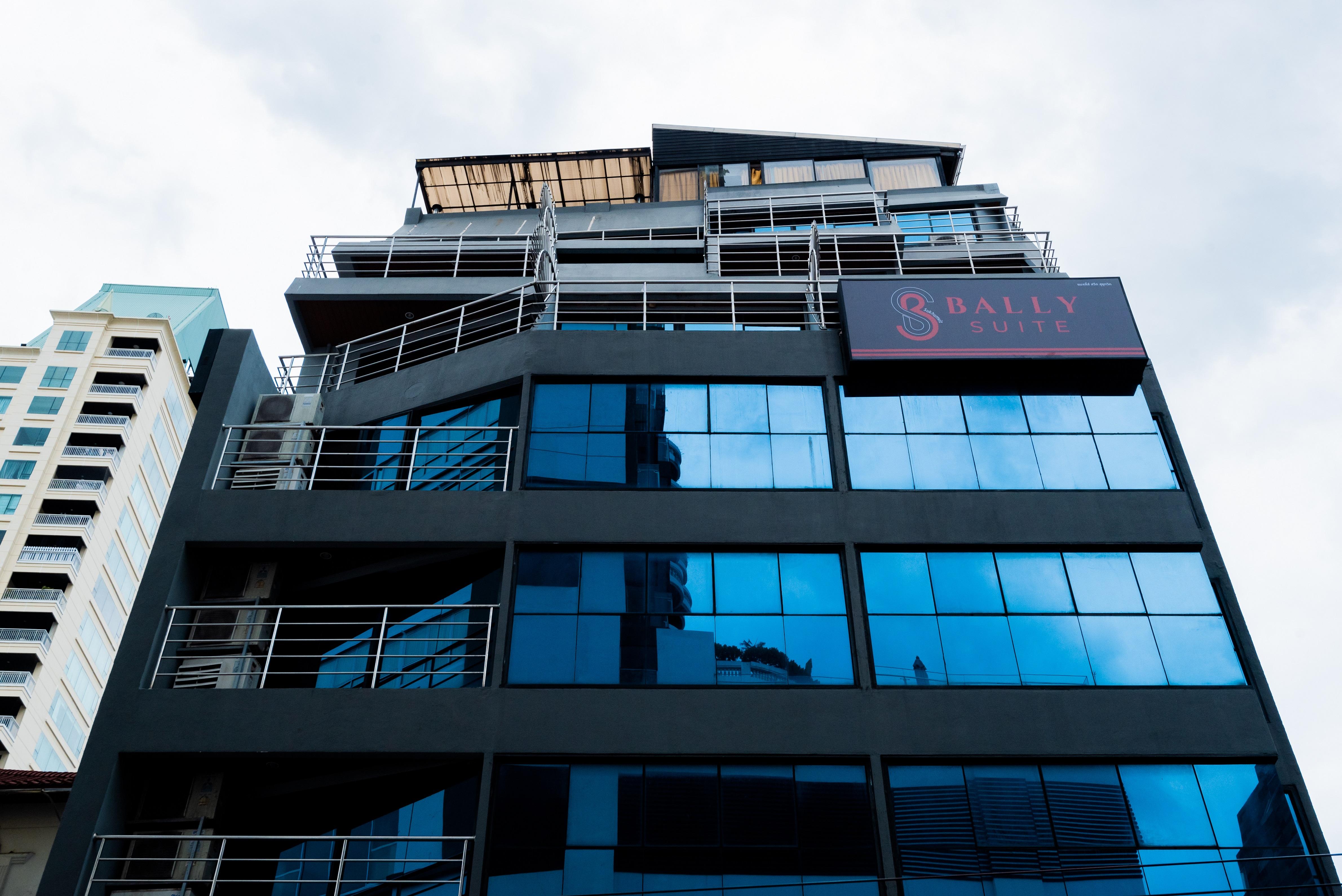 Bally Suite Sukhumvit Бангкок Екстер'єр фото