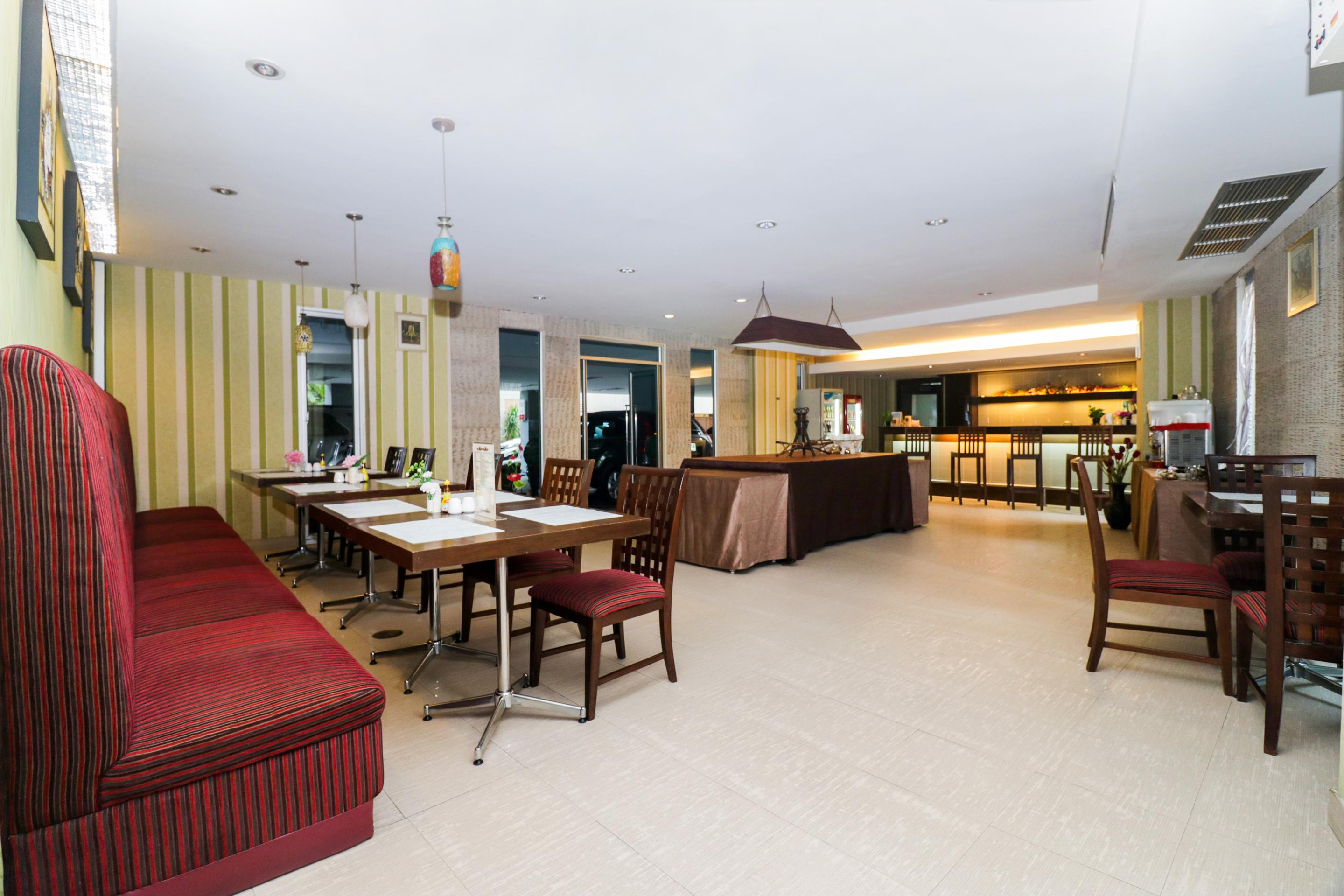 Bally Suite Sukhumvit Бангкок Екстер'єр фото