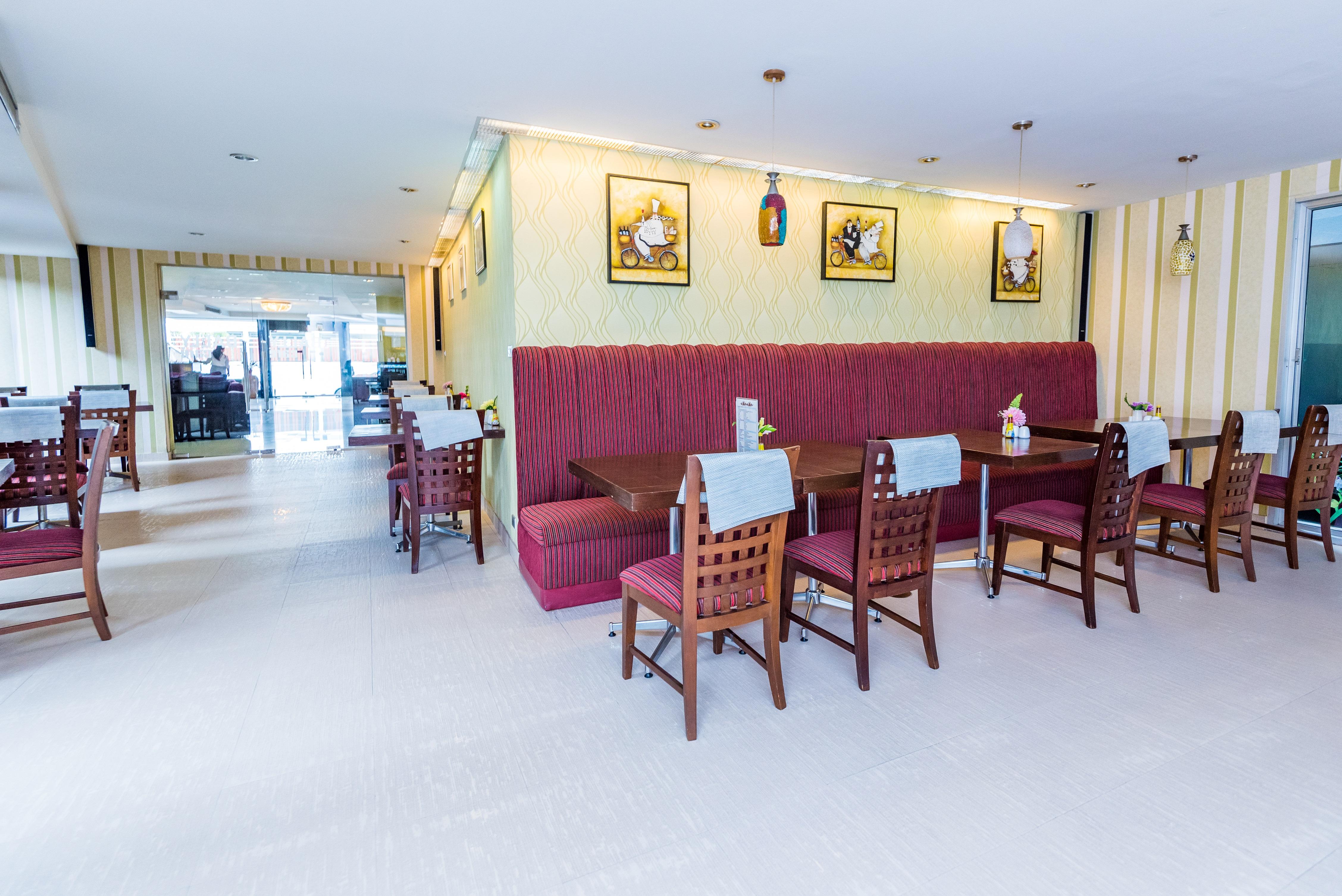 Bally Suite Sukhumvit Бангкок Екстер'єр фото