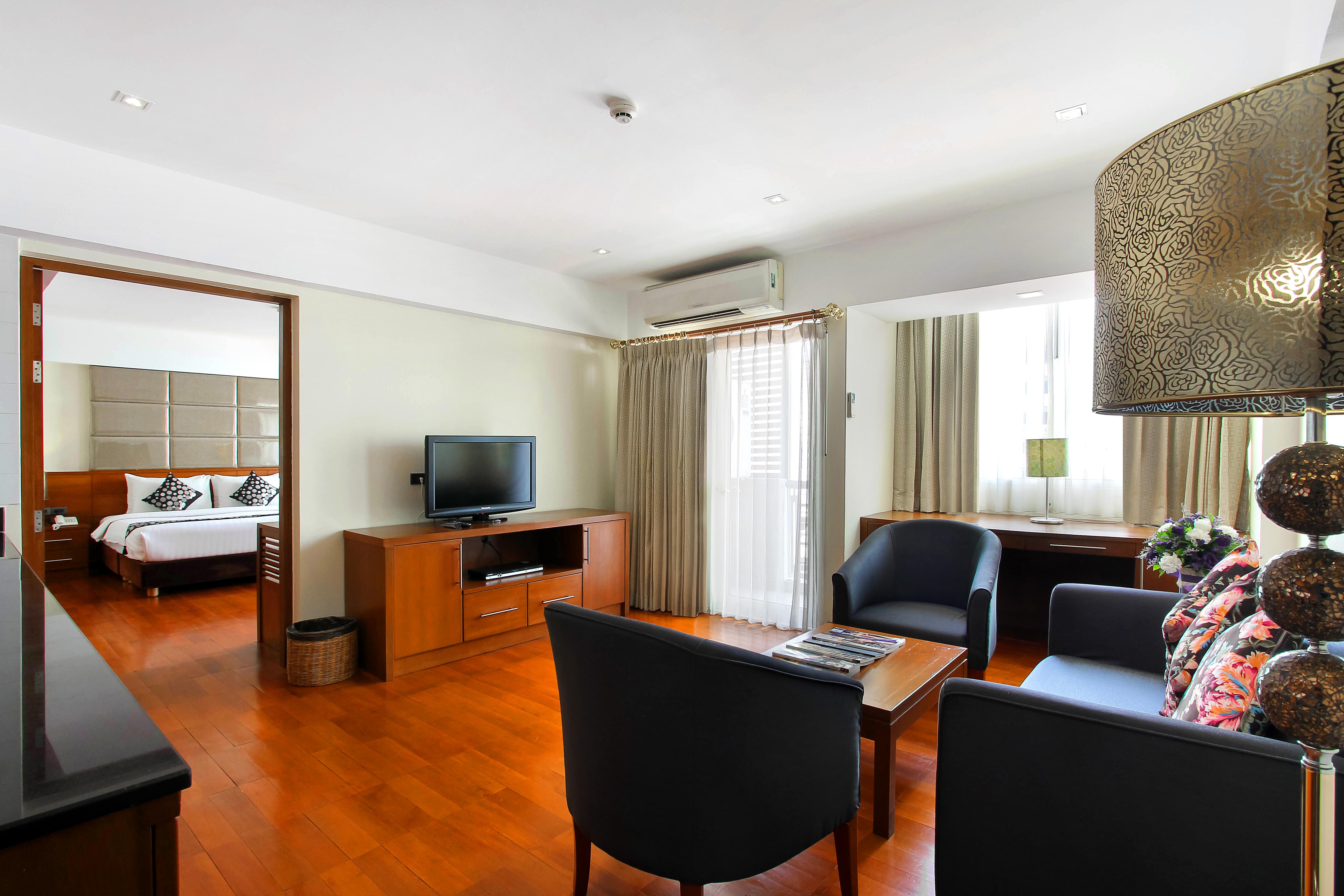 Bally Suite Sukhumvit Бангкок Екстер'єр фото