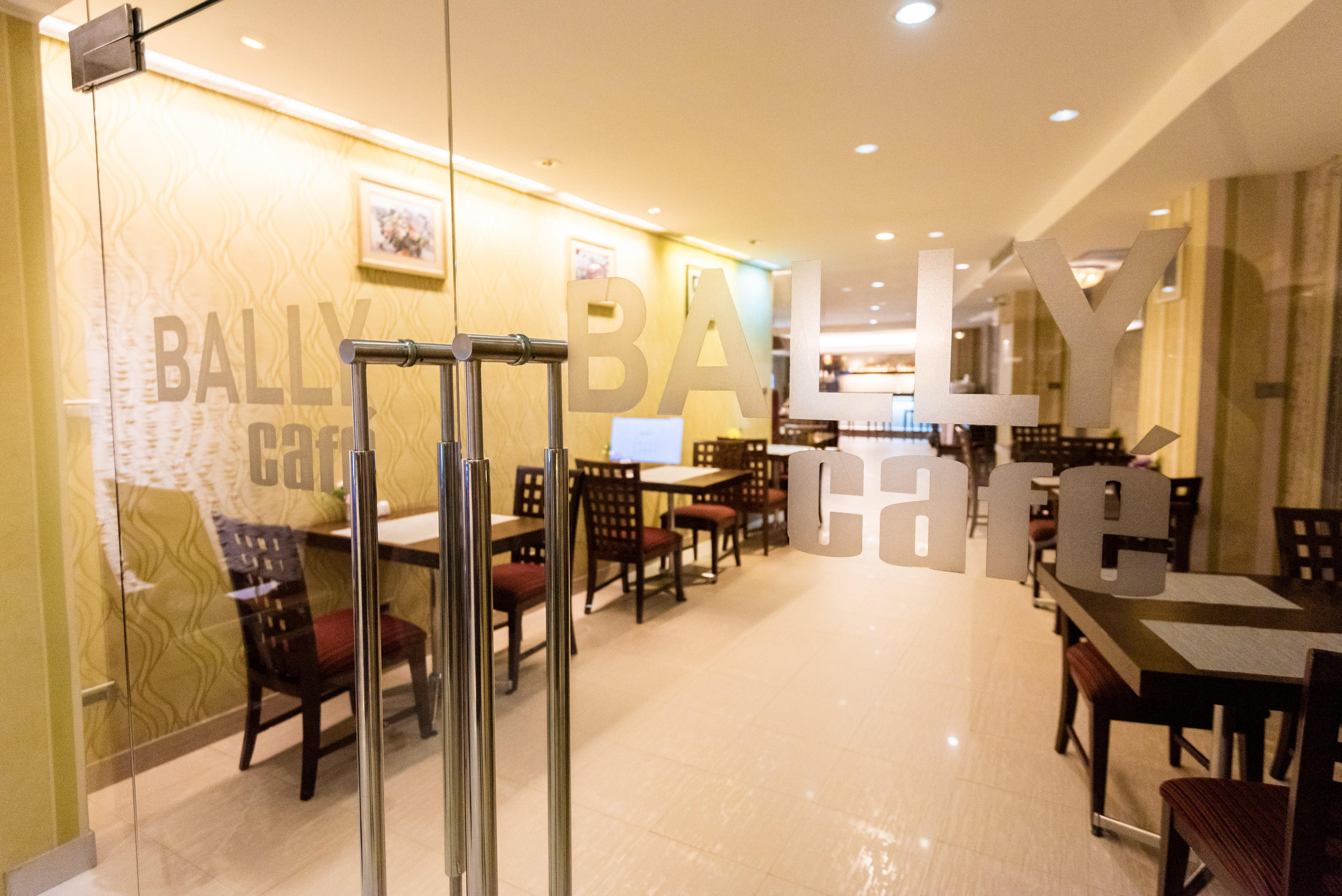 Bally Suite Sukhumvit Бангкок Екстер'єр фото