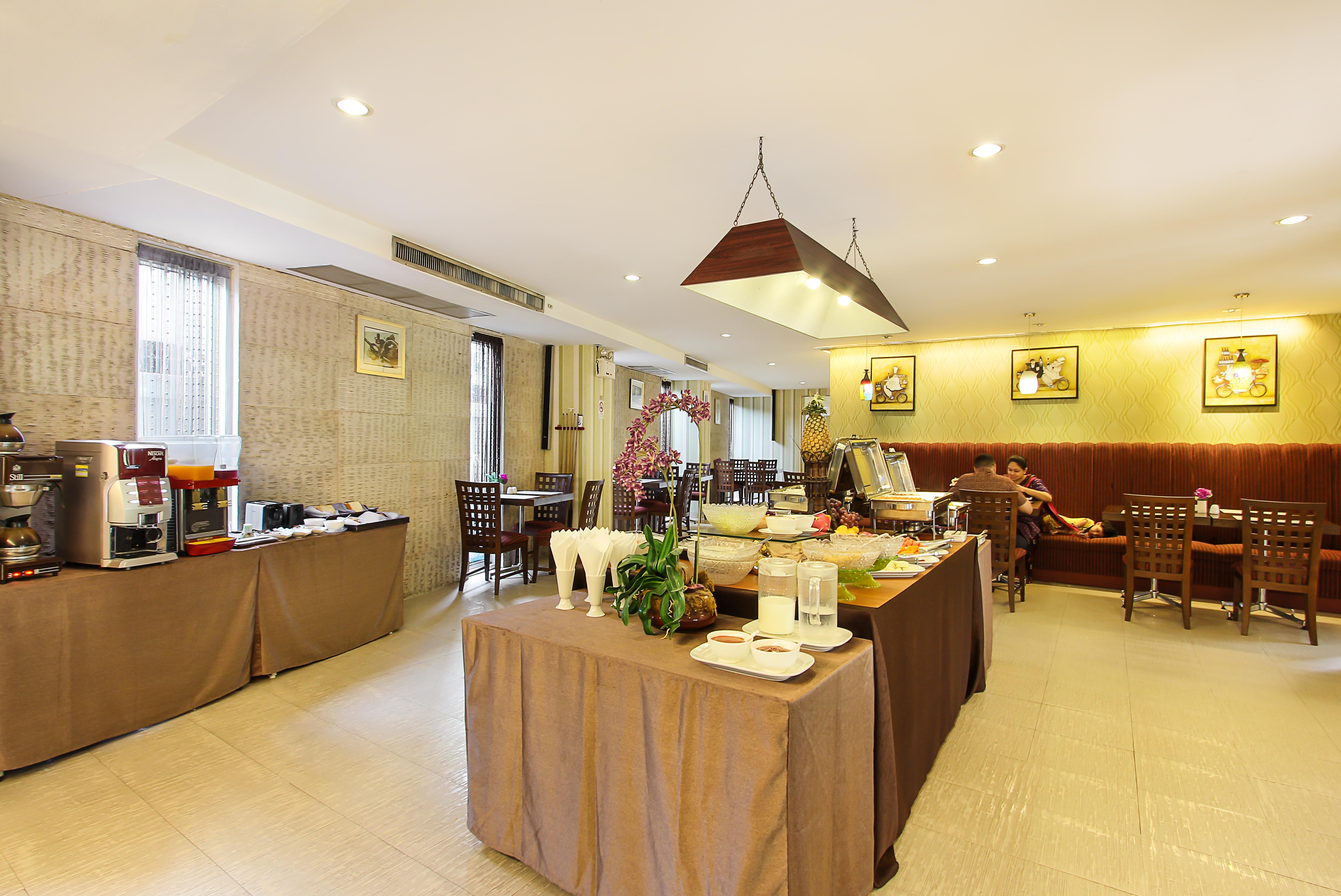 Bally Suite Sukhumvit Бангкок Екстер'єр фото