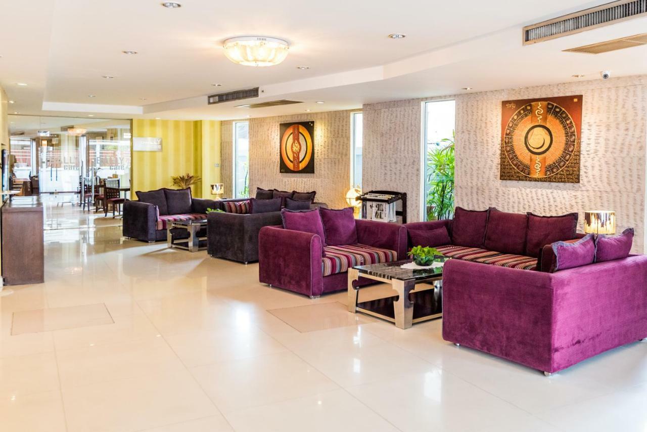 Bally Suite Sukhumvit Бангкок Екстер'єр фото