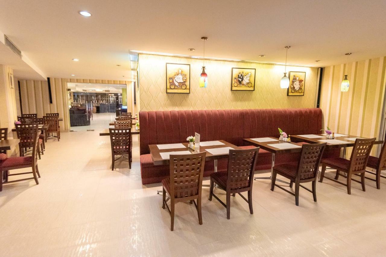 Bally Suite Sukhumvit Бангкок Екстер'єр фото